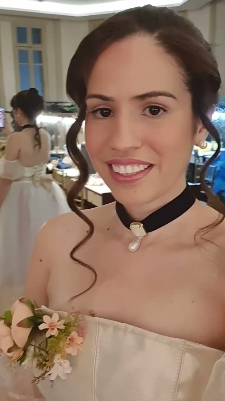 Kamille Távora caracterizada como La Traviata nos bastidores, antes de entrar em cena